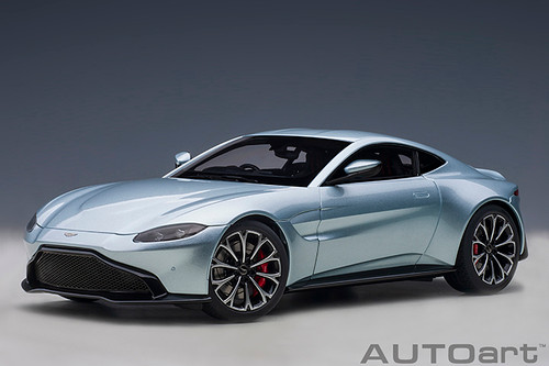 1/18 Aston Martin Vantage カーボンファイバー製ルーフ Amazon.co.jp: AUTOart 1/18 アストンマーチン ヴァンテージ