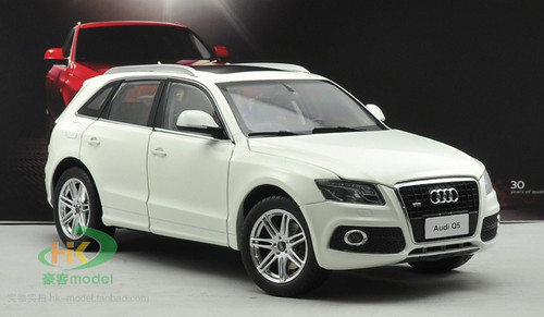 1/18 Dealer Edition Audi Q5 (White) Diecast Car Model