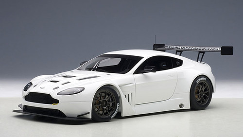 1/18 AUTOart 2013 Aston Martin Vantage V12 GT3 (White) Car Model