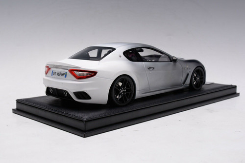 Maserati Levante 1:18ホワイトモデル Maserati Levante V8 Trofeo 1:18 model car BBR BBRC1844W
