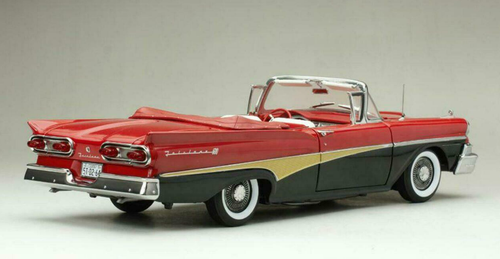 1/18 Sunstar 1958 Ford Fairlane 500 Closed Convertible (White