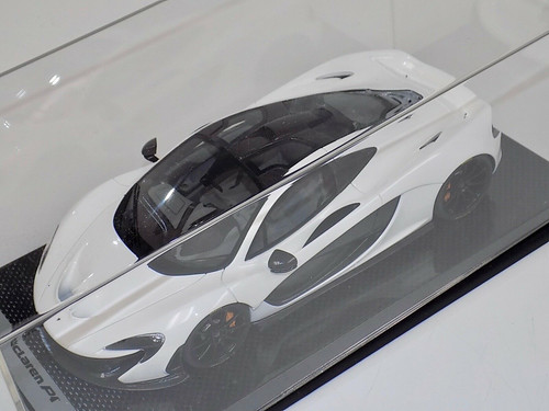 1/18 Tecnomodel McLaren P1 (Gloss White with Black wheels) with Carbon Base Resin Car Model Limited 01/20