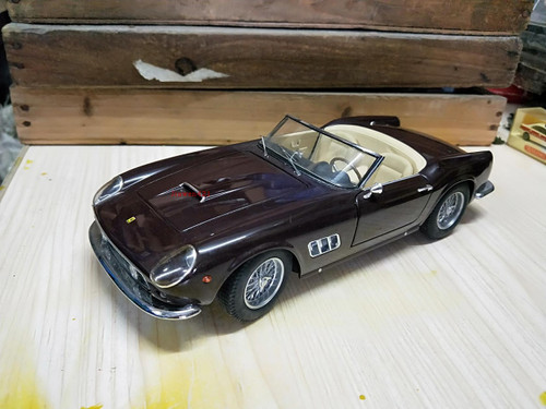 1/18 Hot Wheels Hotwheels Elite Ferrari 250 California (Brown) Diecast Model