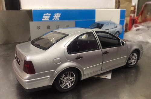 1/18 Dealer Edition Volkswagen VW Jetta R / Bora R (Silver) 4th generation (A4, Typ 1J; 1999–2005) Diecast Car Model