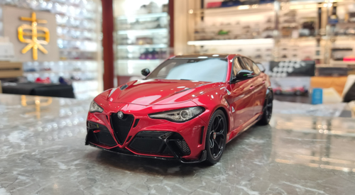 1/18 OTTO Alfa Romeo Giulia Quadrifoglio GTAM (Rosso GTA Red) Resin Car Model