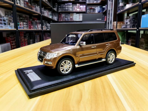 1/18 MH Motorhelix Mitsubishi Pajero V93 Long Wheel Base (Brown) Resin Car Model Limited 50 Pieces