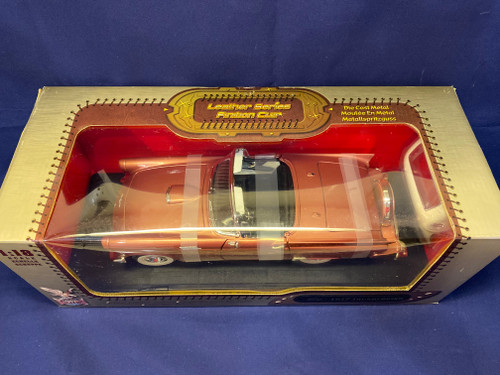 1/18 Road Signature 1957 Ford Thunderbird (Red) Diecast Model Car
