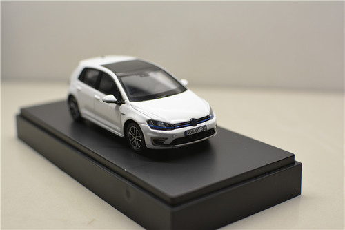 1/43 Dealer Edition Volkswagen VW Golf GTE Car Model