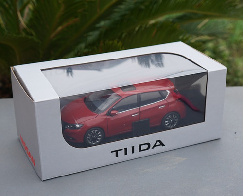 1/18 Dealer Edition Nissan Tiida (Red) Diecast Car Model