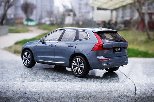 1/43 Dealer Edition Volvo XC60 (Fusion Red Metallic) Diecast Car