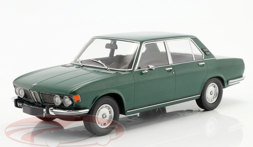 1/18 Minichamps 1968 BMW 2500 (Green Metallic) Diecast Car Model