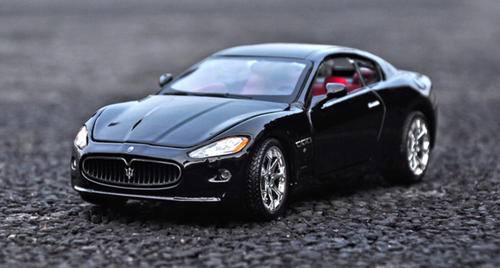 1/24 BBurago Maserati Gran Turismo GT (Black) Diecast Car Model
