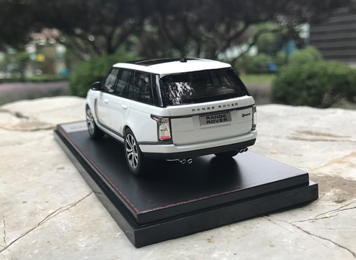 1/43 Dealer Edition Land Rover Range Rover (White) Diecast Car Model
