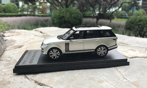 1/43 Dealer Edition Land Rover Range Rover (Light Champagne) Diecast Car Model