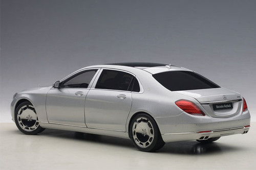 1/18 AUTOart Mercedes-Benz Maybach S-Class S600 (Black) Car Model