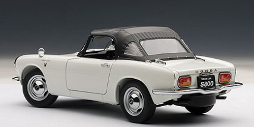 オートアート　HONDA   S800 1/18 AUTOart HONDA S800 ROADSTER 1966 (YELLOW) Diecast Car