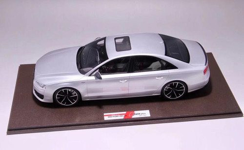 1/18 MOTORHELIX 2017 Audi S8 Plus (White) Enclosed Resin Model