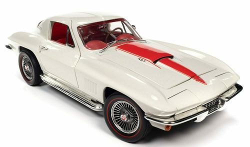 1/18 Auto World 1967 Chevrolet Corvette C2 427 Coupe (White) Diecast Car Model