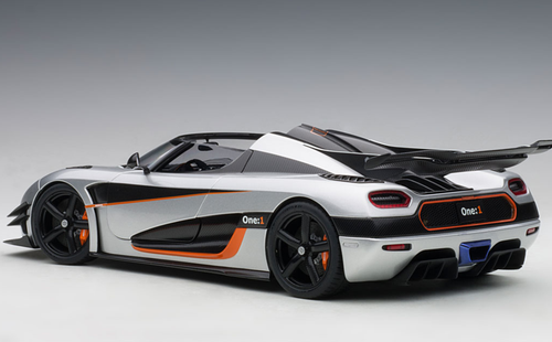 1/18 AUTOart KOENIGSEGG ONE : 1 (MOON GREY/CARBON BLACK /ORANGE ACCENTS) Diecast Car Model