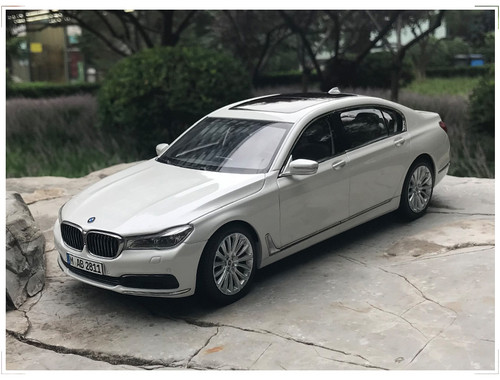 I-Scale 1/18 BMW 750LI ホワイト モデルカー I-Scale 1/18 BMW 750LI ホワイト モデルカー