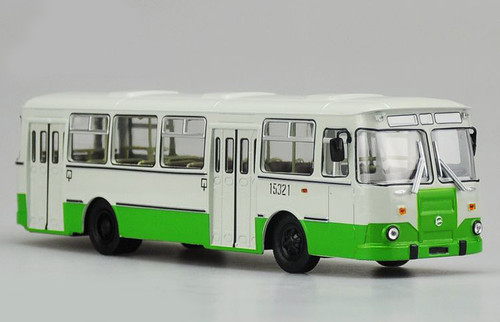 1/43 Dealer Edition 677M Russia Bus (Green) Diecast Car Model