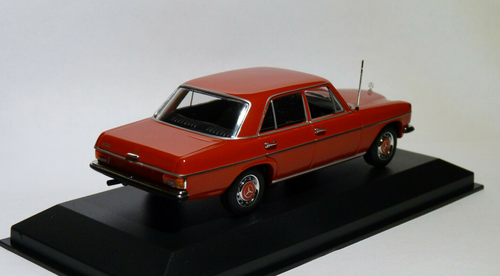 1/43 Minichamps 1968 Mercedes-Benz 200D (W114/115) (Red) Car Model