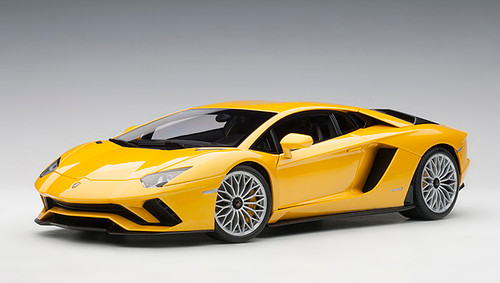 1/18 AUTOart Lamborghini Aventador S (New Giallo Orion Metallic Yellow) Car Model