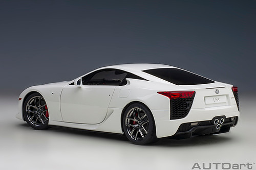 1/18 AUTOart Lexus LFA (Whitest White) Car Model