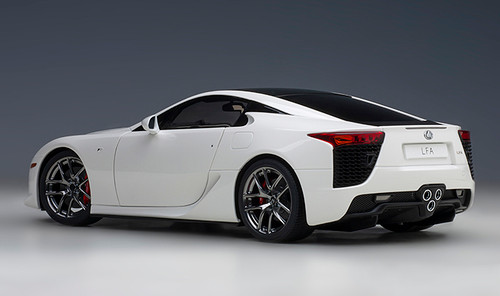 1/18 AUTOart Lexus LFA (Whitest White with Carbon Black) Car Model