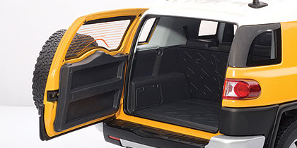 1/18 AUTOart Toyota FJ Cruiser (Black) Diecast Car Model 78856