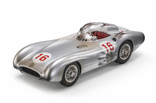 1/18 GP Replicas 1954 Juan Manuel Fangio Mercedes-Benz W196 #16 Winner Italian GP Formula 1 World Champion Car Model Dirty Version