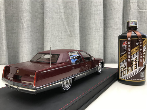 1/18 VAV 1993 Cadillac Fleetwood Brougham (Red) Resin Car Model Limited 100