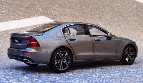 1/18 Dealer Edition 2020 Volvo S60 (Grey) Diecast Car Model