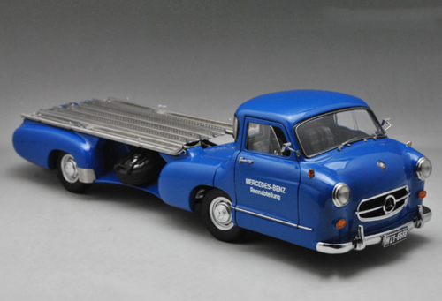 1/18 CMC Mercedes-Benz Racing Car Transporter “The blue Wonder”, 1954/55 REVISED EDITION Diecast Car Model