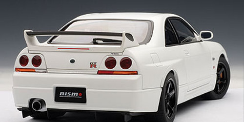 1/18 AUTOart Nissan Skyline GTR GT-R R33 R-Tune (White) Diecast Model Car 77325