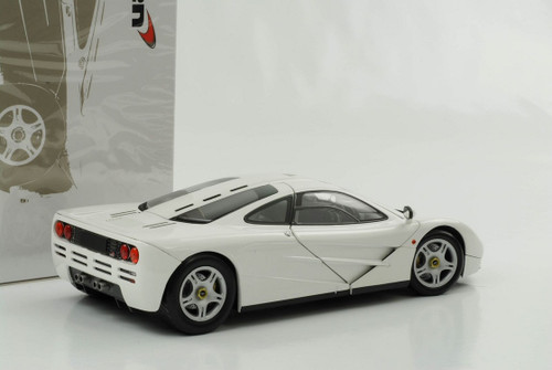 1/18 Minichamps McLaren F1 (White) Diecast Car Model