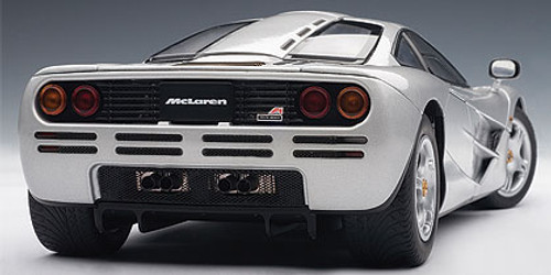 1/18 AUTOart McLaren F1 (Magnesium Metallic Silver) Diecast Car Model