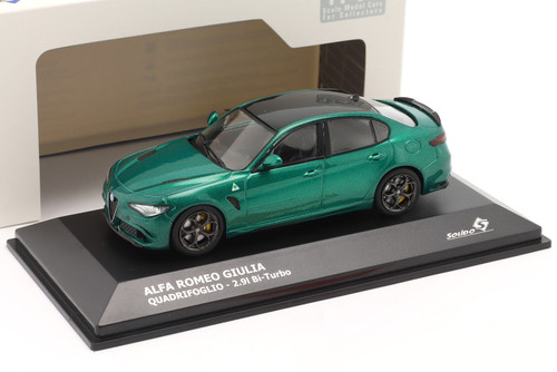 アルファロメオ　2600 solido 1/43 Solido Alfa Romeo Giulia Quadrifoglio (Competizione Red