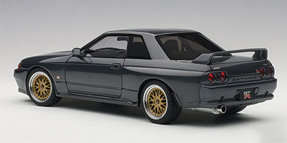 1/18 AUTOart Nissan Skyline GT-R GTR (R32) V-SPEC II Tuned Version
