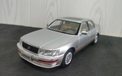 レクサス 1/18 Dealer Edition Lexus LS400 (First Generation XF10) (White