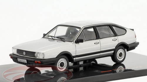 1/43 Ixo 1985 Volkswagen VW Passat B2 (Silver) Car Model