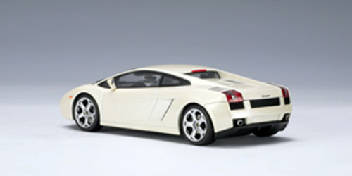 1/43 AUTOart LAMBORGHINI GALLARDO (BALLOON WHITE) Diecast Car Model 54564