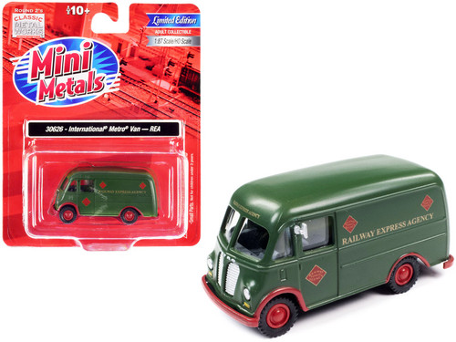 International Metro Van Matt Dark Green 