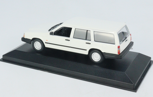 1/43 MINICHAMPS  VOLVO 740 BREAK - 1986 – WHITE Diecast Car Model