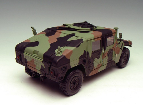 1/18 EXOTO 1995 AM General Humvee HUMMER H1 SOFT TOP (RED) Diecast