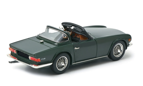ミニチャンプス 1/18 TRIUMPH TR6 1969 ダークグリーン 1969 Triumph TR6 - Dark Green - Diecast Model Car 1/18 Scale