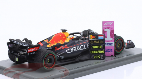 1/43 Spark 2022 Formula 1 Oracle Red Bull Racing RB18 No.1 Oracle Red Bull Racing  Winner Japanese GP 2022 2022 Formula One Drivers' Champion Max Verstappen With No.1 and World Champion Board Car Model