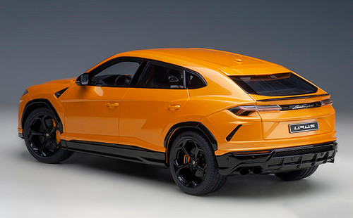 1/18 AUTOart Lamborghini Urus (Verde Selvans Pearl Green