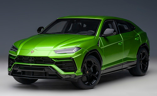 1/18 AUTOart Lamborghini Urus (Verde Selvans Pearl Green) Car