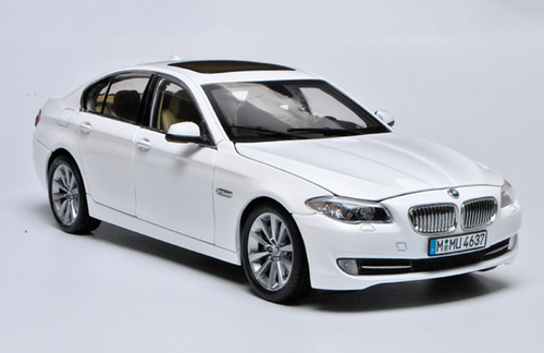 1/18 GT Autos GTAutos BMW F10/F11/F07/F18 (2010–2016) 5 Series 535i 535Li (White) Diecast Car Model 